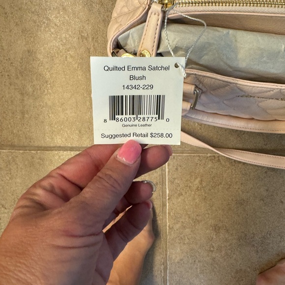 NWT Vera Bradley pink leather purse. - Picture 6 of 6